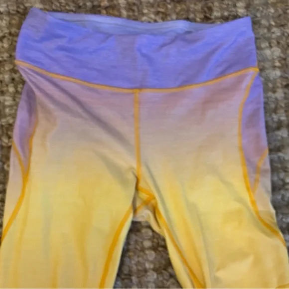 Outdoor voices Colorful Gradient 7/8 Legging-women’s size M-EUC - Picture 3 of 7
